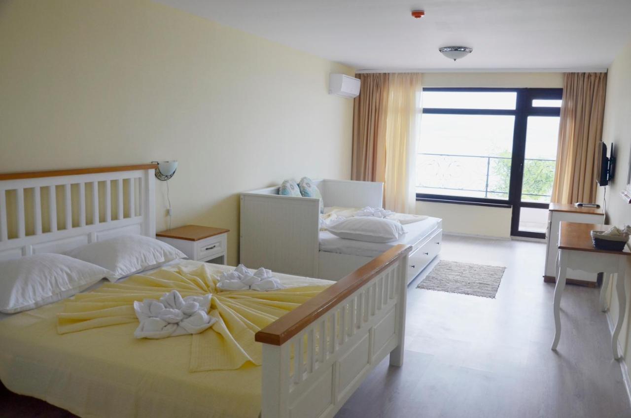 Ashram Hotel Приморсько Екстер'єр фото